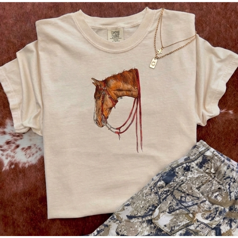 NEW Comfort Colors Cream Short Sleeve Tee with Horse Head Graphic Size Small